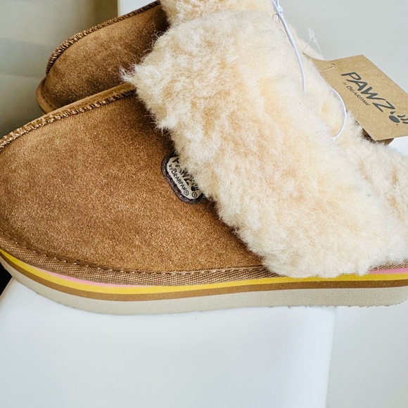 Tan Bearpaw Retro Loki Platform Slippers - Picture 2 of 13